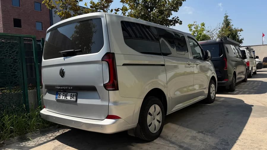 Volkswagen Transporter Weekender in der Heckansicht